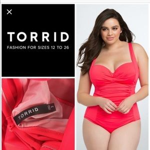 NWT Torrid ruched front swimsuit
